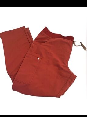 NWT Figs Kade Cargo Tall Scrub Pants Sz XL Burgundy Pants